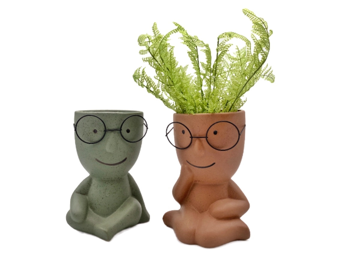 Set 2 Relaxing Man w Metal Glasses Assort 22cm