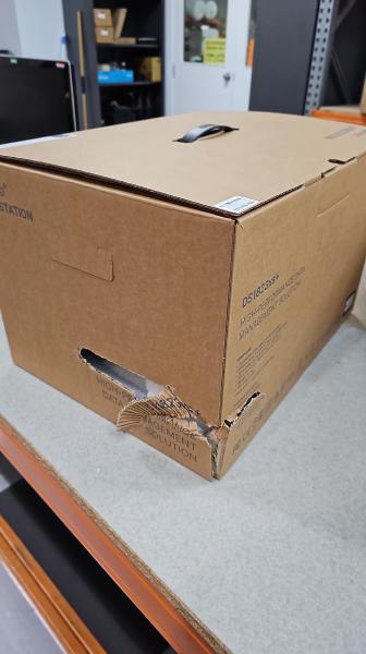 BOX DAMAGE Synology DiskStation DS1823xs+ 8-Bay + 2 x NVMe, 3.5&quot; Diskless, 2xGbE + 1x10GbE, AMD Ryzen V1780B,8GB RAM,5 Yr Wty