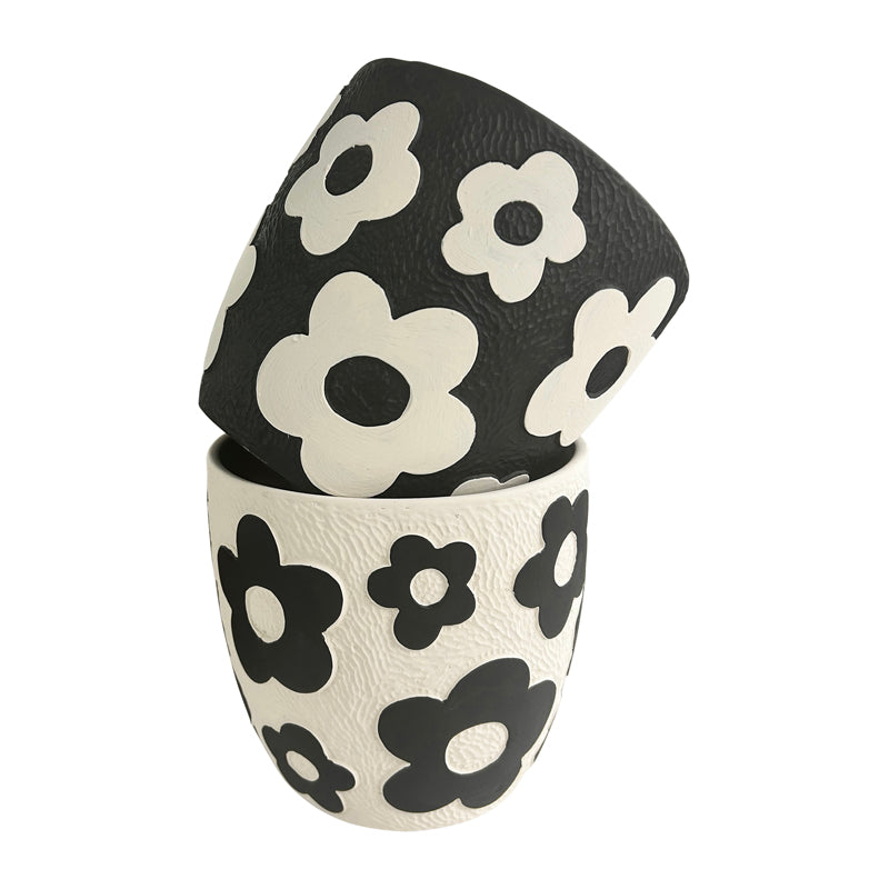 Set 2 Assorted Monochrome Flower Planters w Hole + Plug 17cm